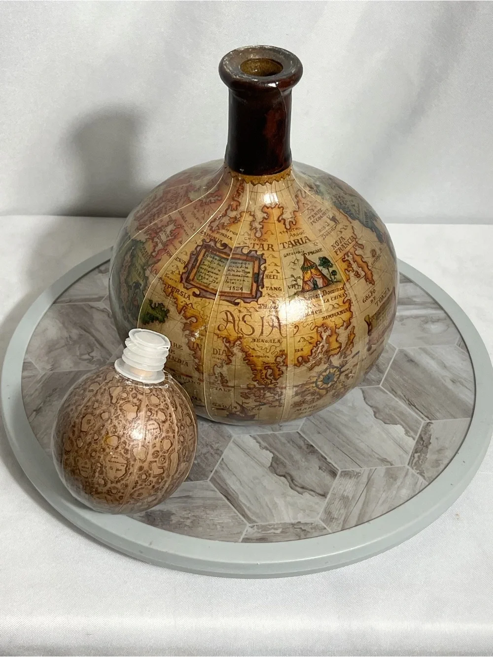 Vintage Decanter Bottle Old World Map Globe Design Wood Stopper 11”